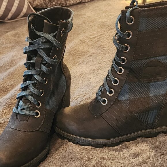 SOREL Lexie Wedge Boots – Women’s Size 9 – Black/Blue Buffalo Check – Excellent - Picture 5 of 9